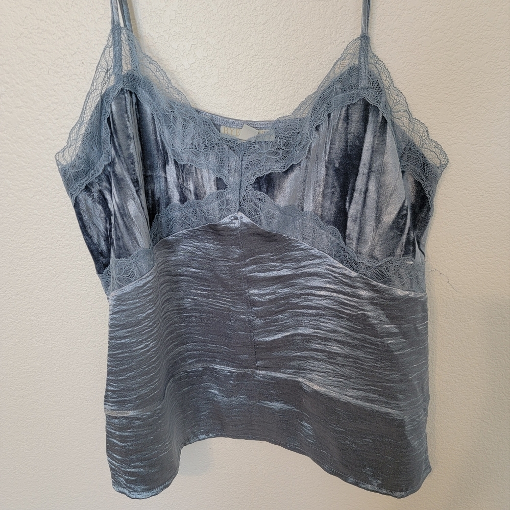 Rygrass Elegant Gray Lace Y2K Trim Cami Top SZ L